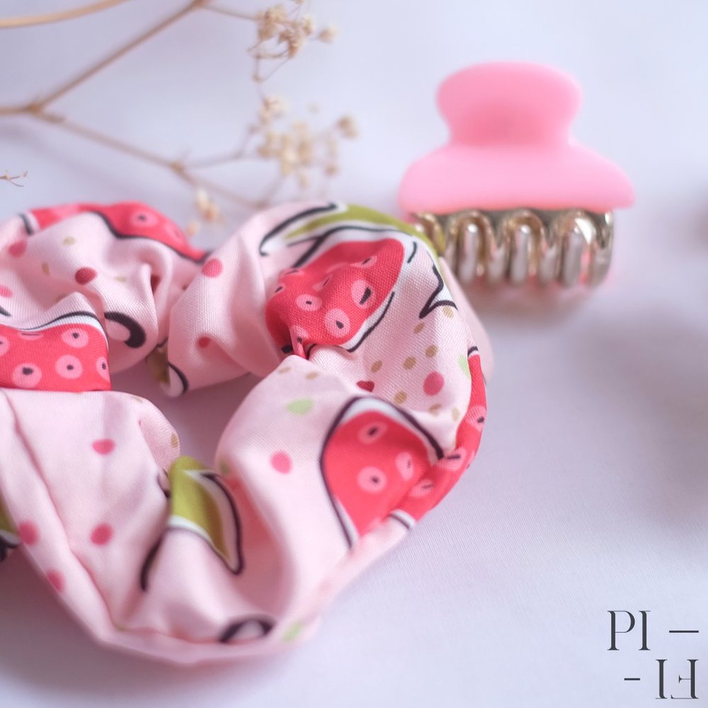 NWOT set of pink hair accessories scrunchie & clip